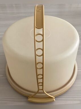 Vintage Tupperware Round Cake Taker Harvest Gold 1970S  Model 684, 683, 624